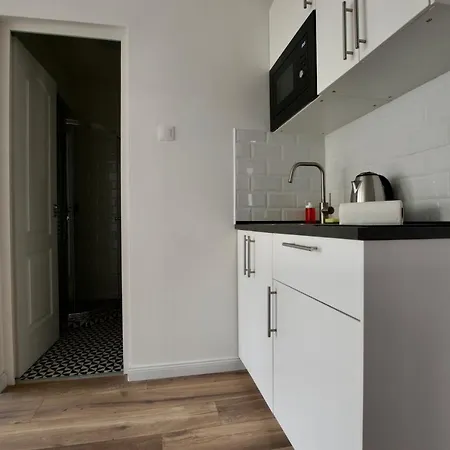 Апартаменты Standard By Hi5 - Dessewffy 37 *