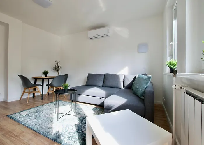 Standard By Hi5 - Dessewffy 37 * Budapest